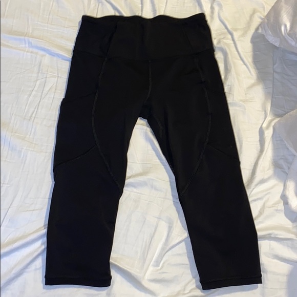 Cropped lululemons - Picture 2 of 3